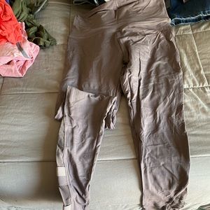 Gymshark grey crop leggings